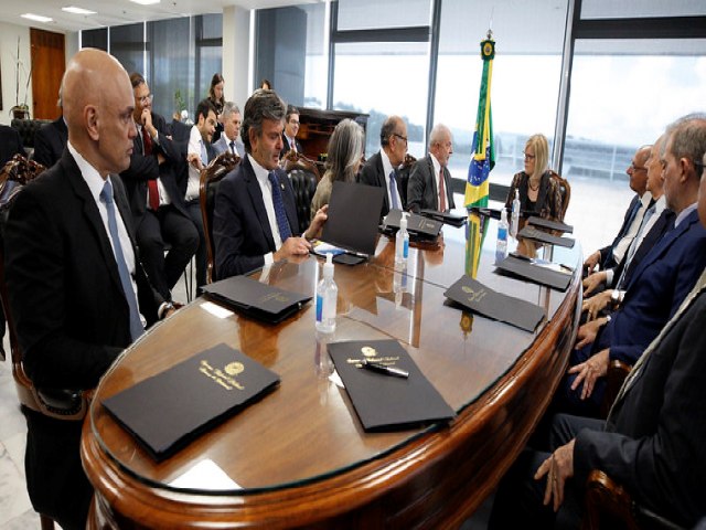 Colunista de O Globo critica churrasco de Lula com ministros do STF