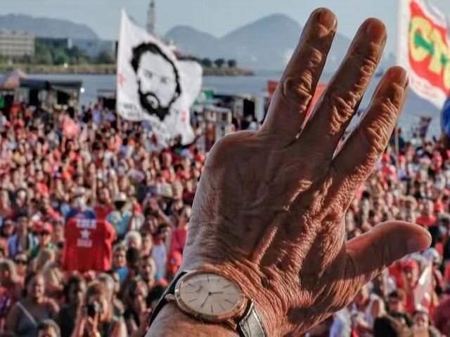Relógio de R$ 80 mil dado a Lula não consta em lista de presentes oficiais
