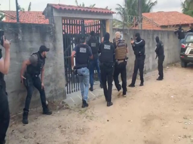 Advogadas são presas por tráfico de drogas e por repassar ordens de chefe de facção detido no Ceará
