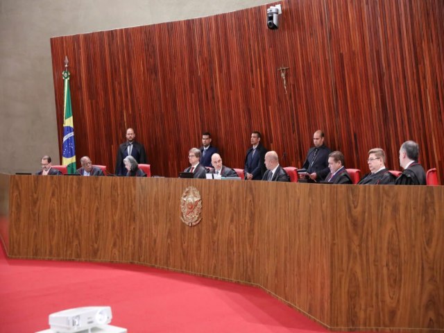 TSE absolve Bolsonaro em ação por abuso de poder nas eleições