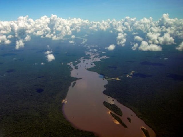 Guiana propõe bases militares com apoio estrangeiro em área reivindicada pela Venezuela