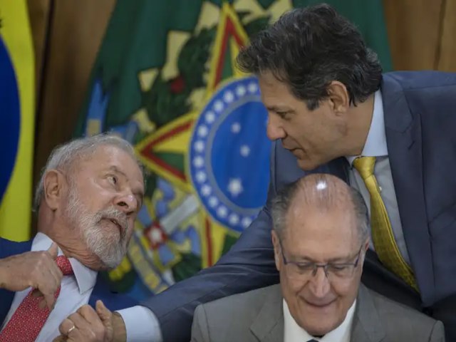 Lula derruba desoneração da folha e deve provocar perda de 1 milhão de empregos