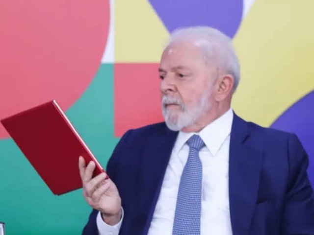 Lula sanciona LDO com aumento de 150% no Fundo Eleitoral