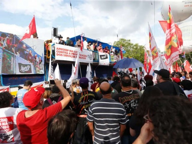 Servidores federais em greve: clima de insatisfao e presso cresce contra o governo Lula