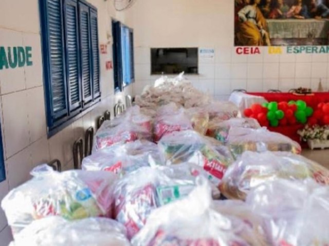 Município distribui quase 11 mil cestas básicas em três anos