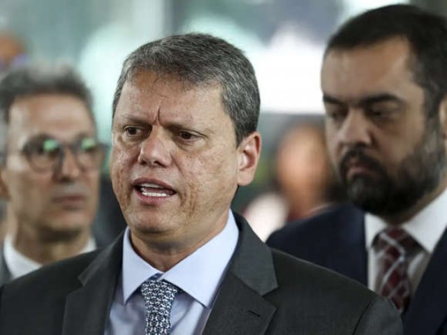 Agente penitenciria  destituda pelo governador de SP por acumular remuneraes indevidas