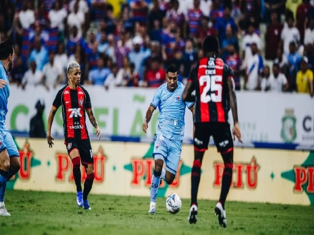 Fortaleza � derrotado pelo Vit�ria, que abre vantagem na final da Copa do Nordeste