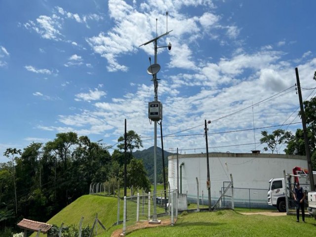 Nova Estao Meteorolgica  instalada ao lado do reservatrio R4, na Rua Johann Ohf