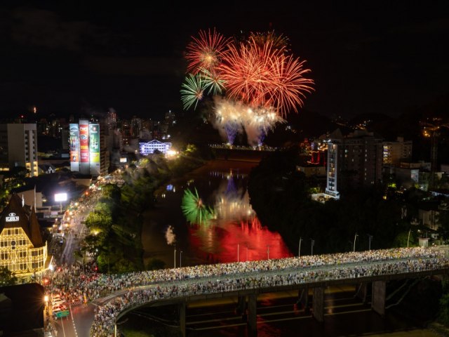 Rveillon em Blumenau rene mais de 85 mil pessoas