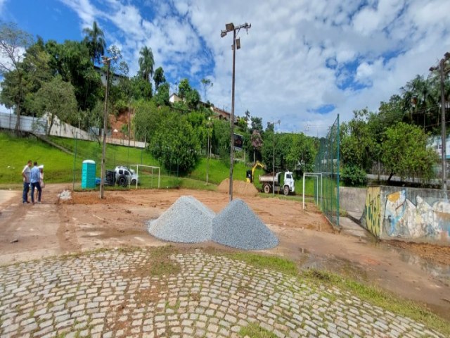 Com a Praa do Anel Virio Norte em reforma espao fica fechado durante o perodo em obras