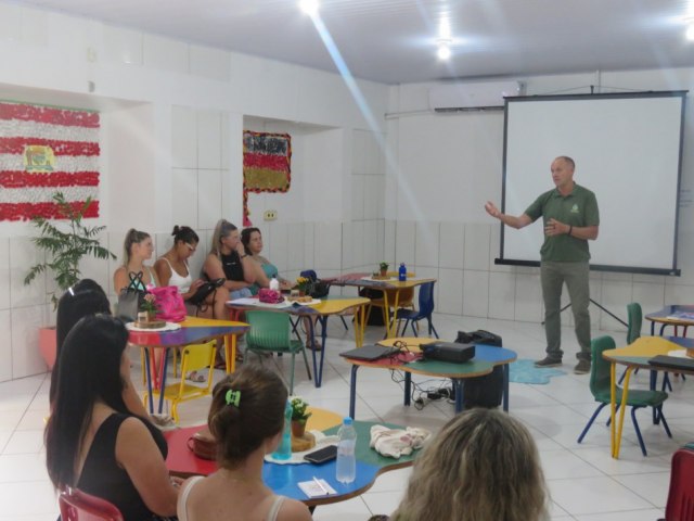 Professores so contemplados com palestras sobre educao ambiental