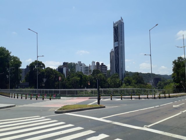 Previso do tempo com mxima oscila entre 35 e 37C, para esta Segunda Feira ( 13 ) 