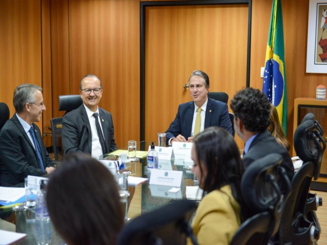 Prefeito Mrio Hildebrandt e Governador Jorginho Mello discutem a Federalizao da Furb em Braslia