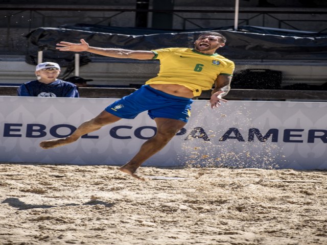 Seleo de Beach Soccer derrota o Uruguai em estreia na Copa Amrica