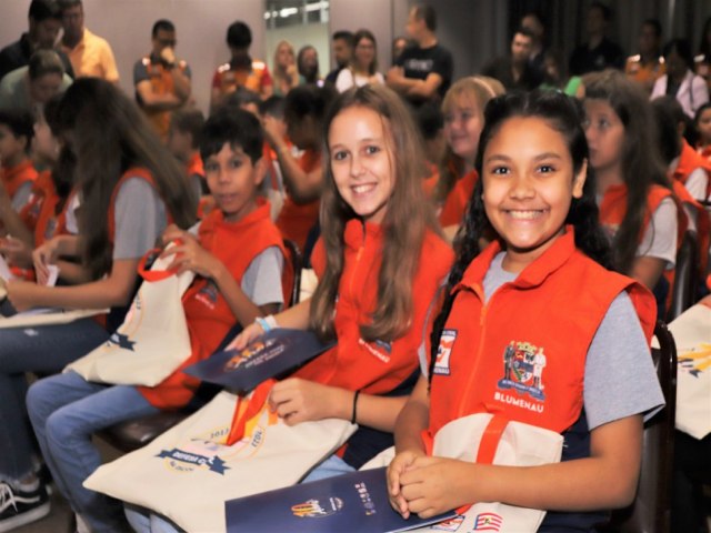 Abertura do Defesa Civil na Escola marca 10 anos do programa