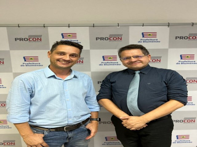 Procon de Blumenau recebe visita do novo diretor do Procon de Santa Catarina