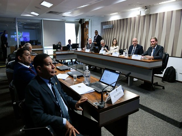 Parlamentares cobram transparncia na liberao de crdito rural pelo BNDES