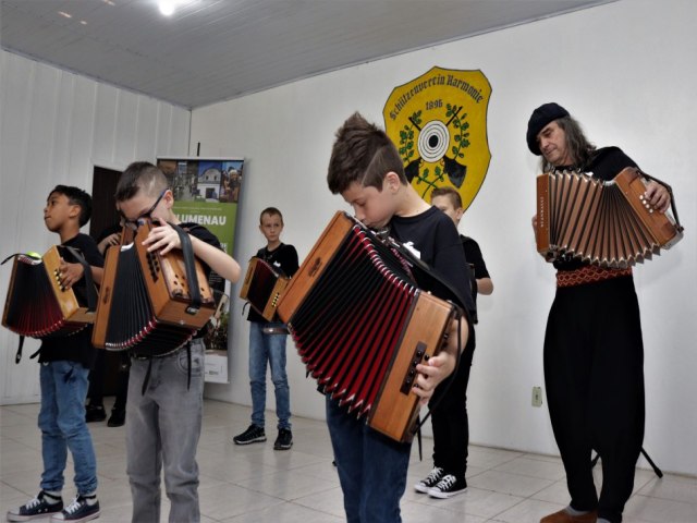 Projeto Fbrica de Gaiteiros abre inscries para nova turma na Vila Itoupava