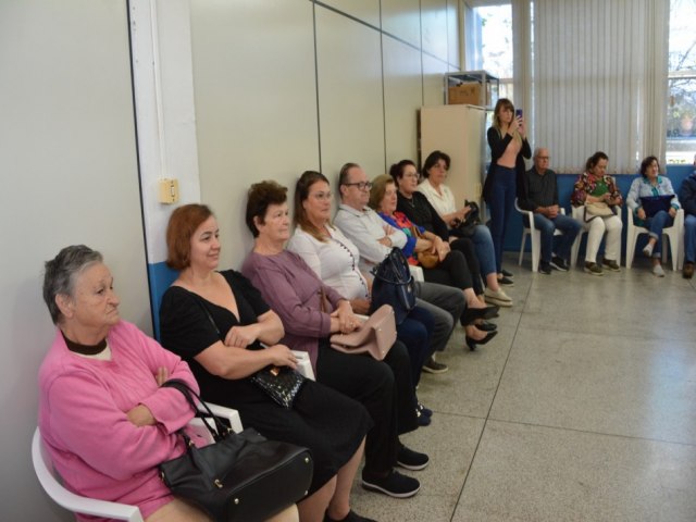 Encontro debate doenas neurolgicas com idosos e familiares na Pr-Famlia