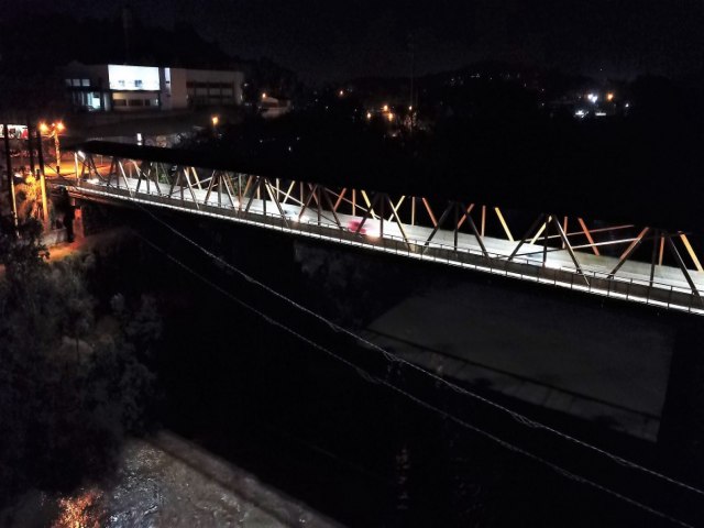 Prefeitura conclui obra de modernizao da iluminao na Ponte do Salto