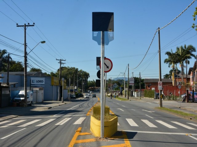 Instalao de controladores e medidores de velocidade inicia em Blumenau