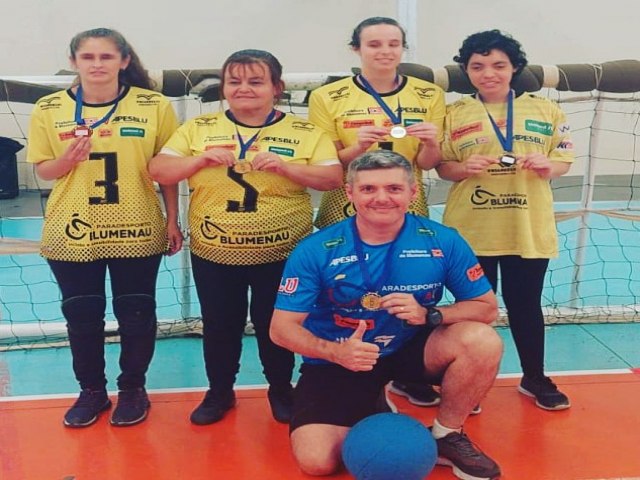 Paradesporto conquista medalhas em competies de goalball e de natao