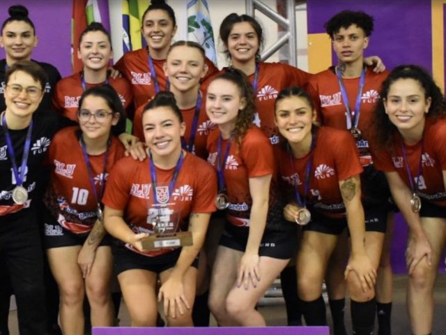 Blumenau vence na estreia da Liga Nacional de Handebol Feminino