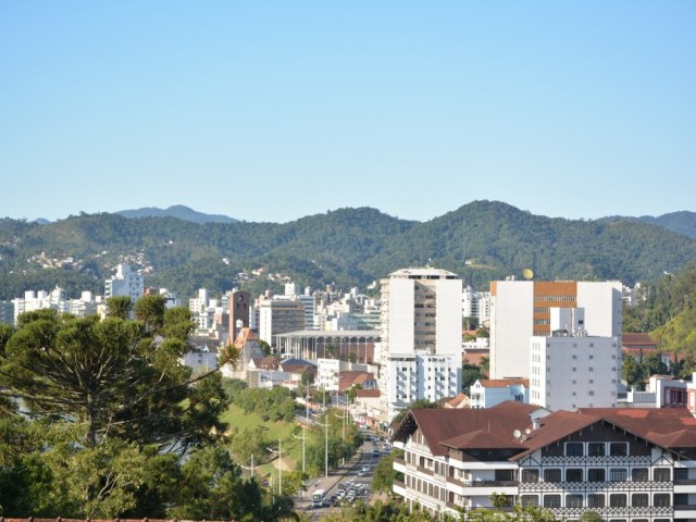 Secretaria de Sade emite nota de alerta e confirma aumento de casos de meningite em Blumenau