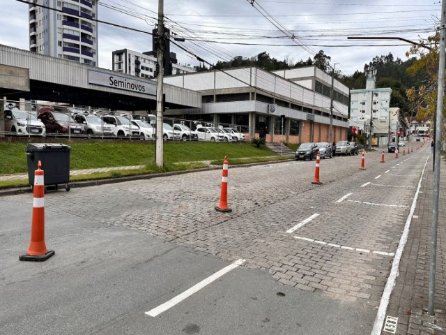 Rua Alberto Stein tem nova alterao de trnsito para organizao da 38 Oktoberfest Blumenau