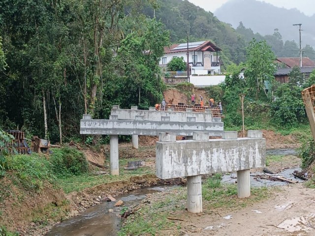 Nova ponte no Progresso segue em etapa de concretagem de viga