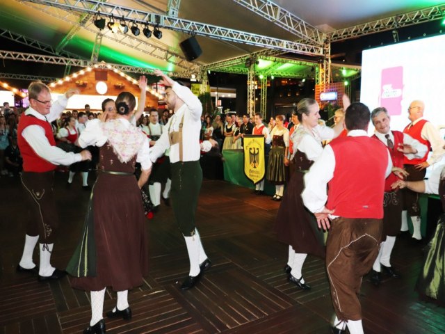 Seis grupos folclricos animam a 38 Oktoberfest neste fim de semana