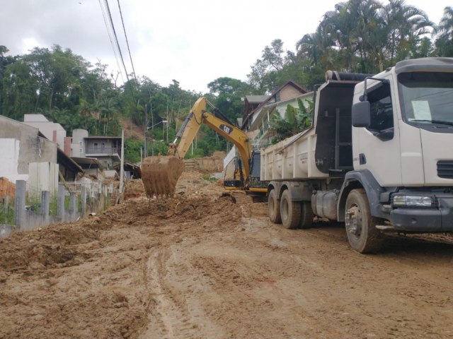 Prefeitura segue monitorando a situao das ruas atingidas no bairro Escola Agrcola