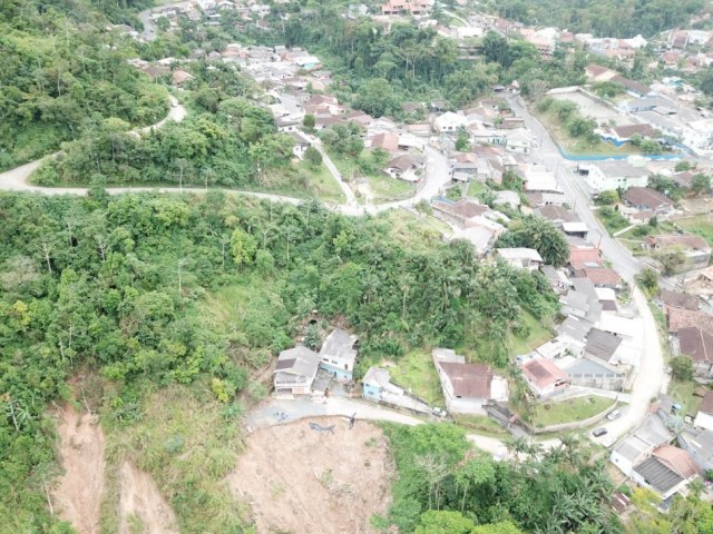 Defesa Civil determina desocupao permanente das trs casas na Rua Germano Grosch