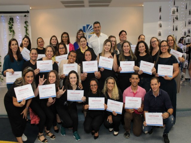 Secretaria de Educao forma mais de 90 participantes do curso gratuito de Libras