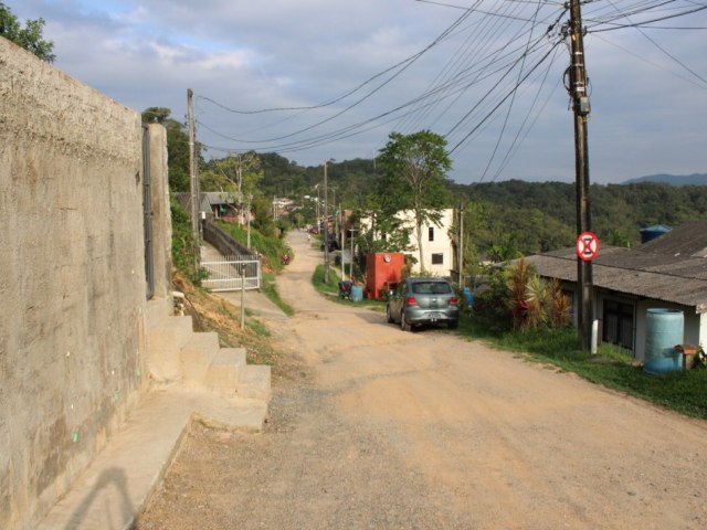 Assinada ordem de servio para pavimentao do trecho final da Rua Carlos Splitter