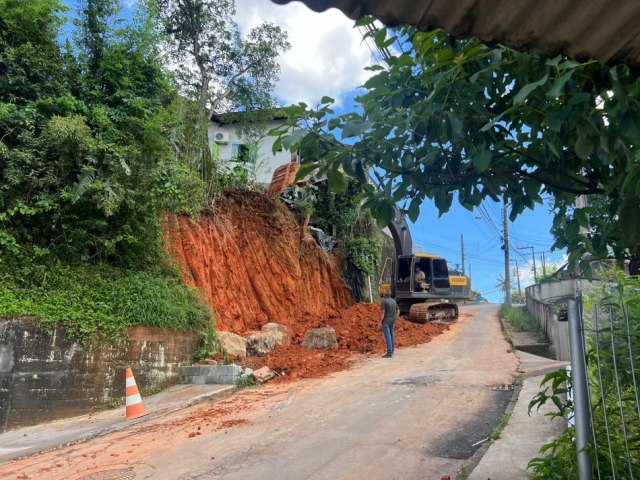 Prefeitura inicia obra de conteno na Rua 23 de Outubro