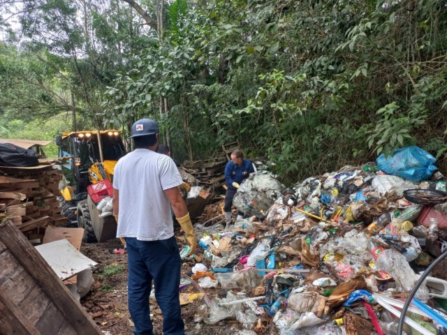 Meia tonelada de entulho  recolhida no Dia D em Blumenau