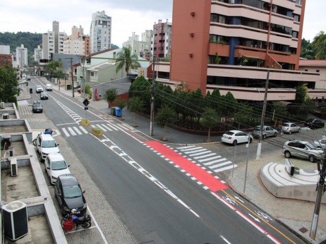 Prefeitura altera o sentido de duas vias no bairro Vila Nova