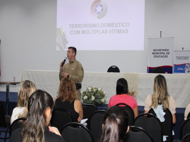 Profissionais da educao passam por formao com a Polcia Militar para preveno de ataques em escolas e CEIs