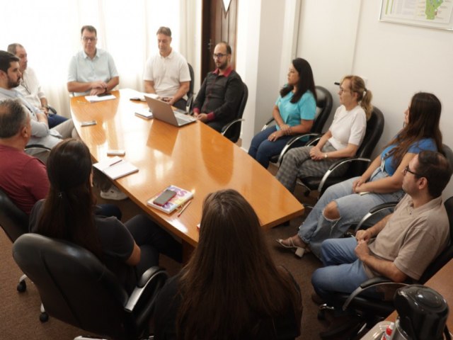 Professores da Universidade de Londrina realizam visita tcnica ao servio pblico em Blumenau