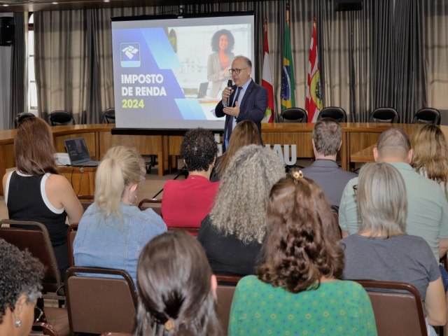 Servidores municipais participam de palestra sobre o Imposto de Renda