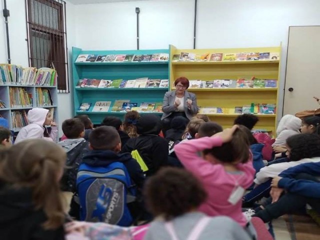 Alunos da Escola Christopher Augenstein participam da Hora da Leitura e Visita Orientada