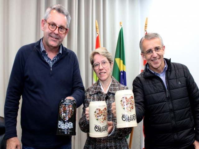 Novos canecos oficiais da Oktoberfest so lanados oficialmente