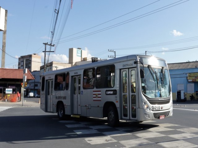 Linhas 158 e 123 voltam a circular pela Rua Henrique Mette