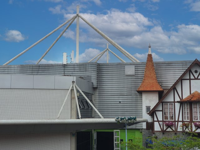 Unifique instala antenas 4G e 5G na Oktoberfest Blumenau para conectar pessoas 