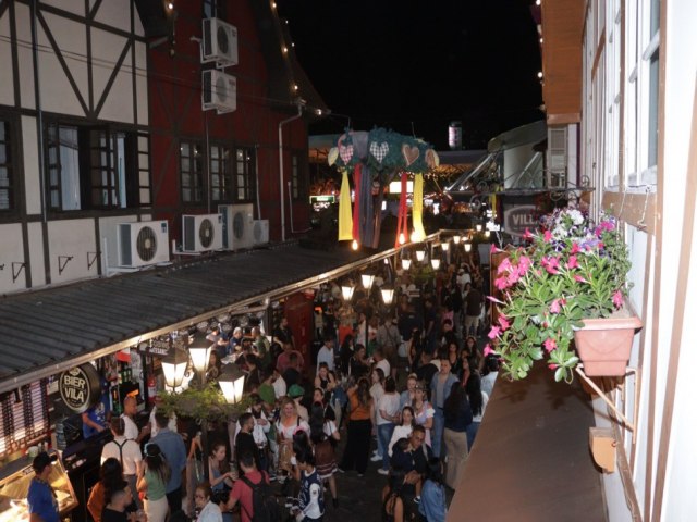 Chega ao fim a 39 Oktoberfest de Blumenau