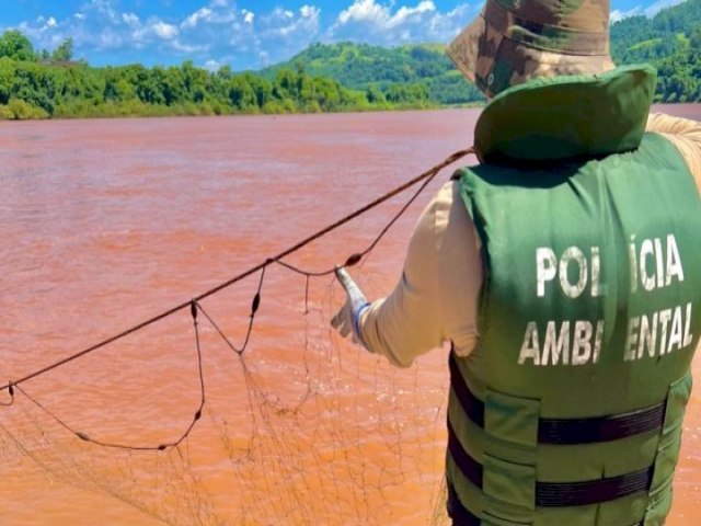 Redes de pesca irregulares so apreendidas em So Carlos