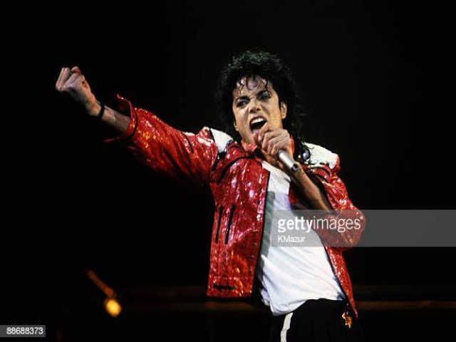 Michael Jackson: tribunal acata nova acusao de abuso sexual