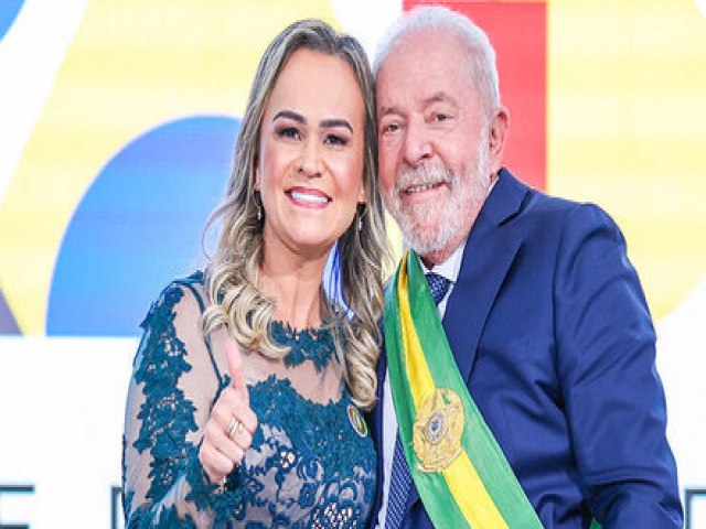 Daniela Carneiro se rene com Lula, e permanece no cargo, diz Planalto