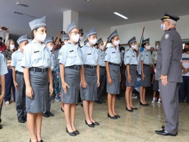 Governo Federal decide encerrar programa de escolas cvico-militares